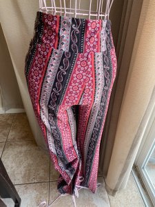 Pantalon motifs rose