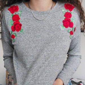 Pull brodé
